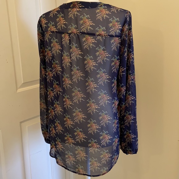 Navy floral top with lined bodice & sheer sleeves EUC - Picture 6 of 11